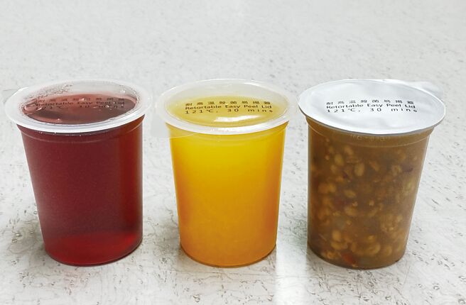 联盟在高温杀菌易开封包装垂直及水平技术整合，能协助客户顺利开发生产常温微波调理食品，避免个别不同供应商无法全面性的解决包装问题。图／业者提供