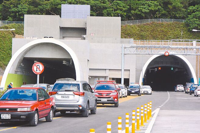 今年苏花改一期通车让交通更便利，县府盼苏花改二期衔接完成。（本报资料照片）