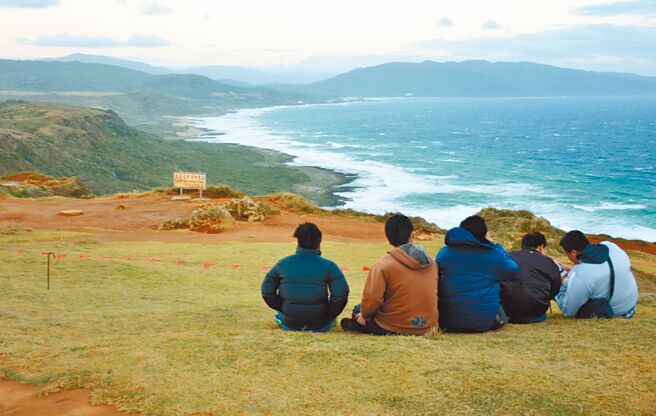 恒春半岛景致幽美，屏东县政府与在地旅宿业者合作，将祭出优惠补助盼抢攻国旅市场。（林和生摄）