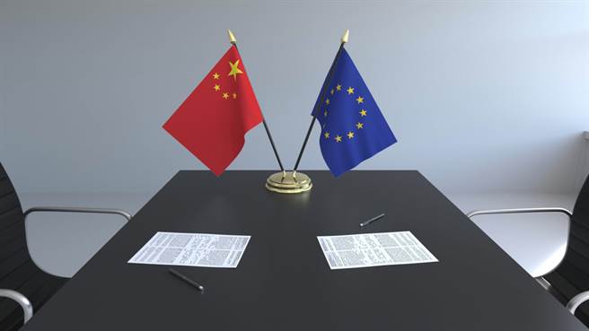 据《南华早报》报导，欧盟已「原则上」与中国大陆达成投资协议，这对大陆不仅是一大胜利，也对要「联欧制中」的拜登而言，恐有遭「拦胡」之感。（示意图／达志影像）
