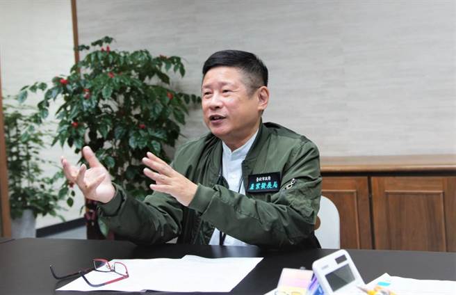 臺北市政府产业局长林崇杰开心的说，和力图创新的朋友相处是很愉快的事，他们的创造力与热情也表现在营业数据上。(图／吴竟意／摄）