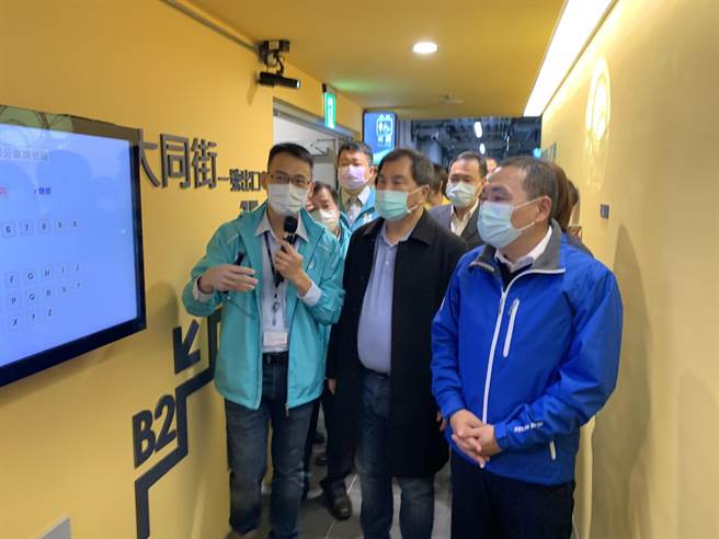 新北市长侯友宜出席板桥音乐公园地下停车场暨共融游具公园启用仪式。（王扬杰摄）