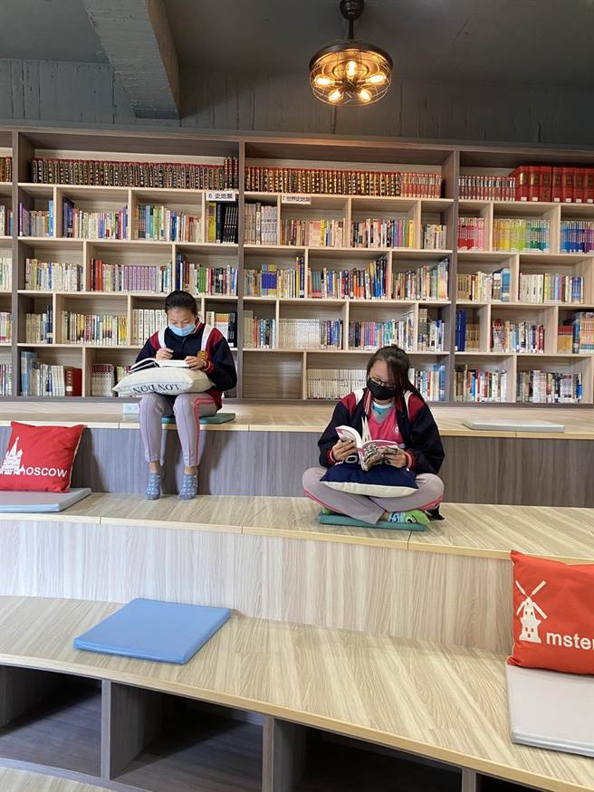 竹南國中行政大樓 化雨樓落成社區共讀站揭牌啟用 寶島 中時