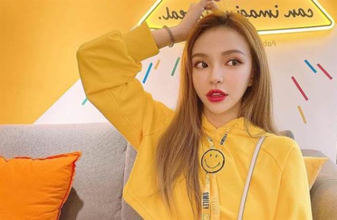 斯亚出道后屡传出整型流言 。（图／siya0103 IG）