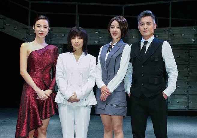 全民大剧团全新音乐剧《你好，我是接体员》18日举行彩排记者会，右起为范逸臣、方宥心、林晓培、康茵茵。（粘耿豪摄）