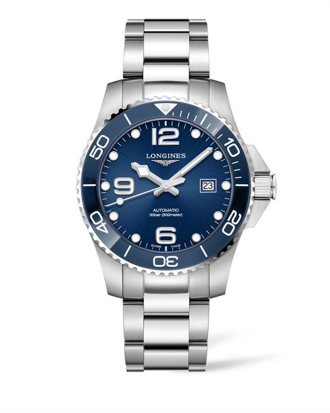 浪琴表HydroConquest深海征服者系列藍色陶瓷圈腕表，5萬1900元。（Longines提供）