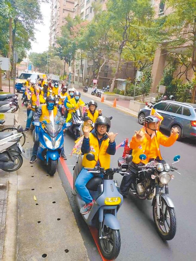 罢王宣传机车队近期加强穿梭大街小巷盼提升投票率。（罢王总部提供／吕筱蝉桃园传真）