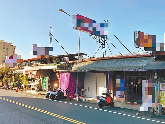 13日在埔里镇八德路上的KTV聚会，发生一起李姓中年男疑似猥亵5岁女童后被围殴的案件，16日李男伤重不治，投检17日起扩大调查。（黄立杰摄）