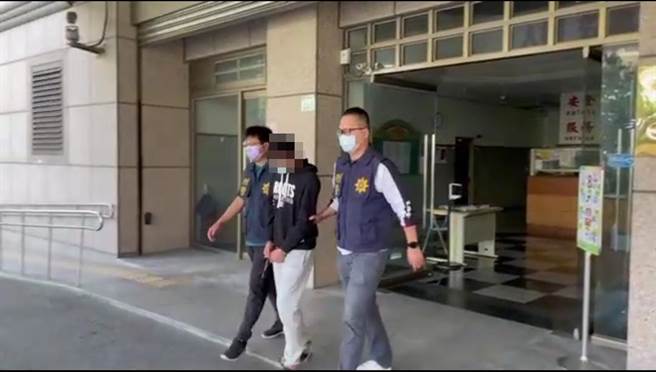 估价单取信金融行员，2车手诈百万遭逮。（翻摄照片／曹明正高雄传真）