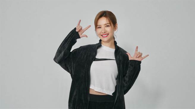 安心亚大胆宣示在跨年晚会上会「比以往更性感」。（民视提供）