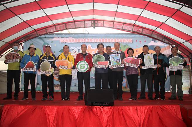 新屋瓜果节19日热闹登场。（黄婉婷摄）