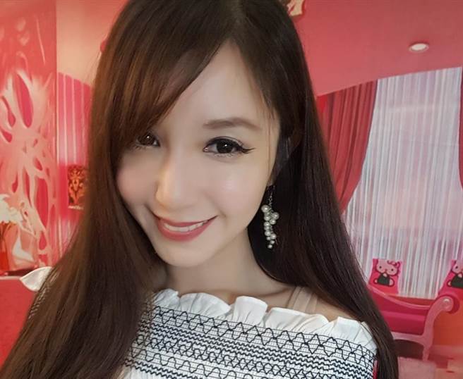 蔡郁璇再度霸气发声，强调自己不随鸡起舞。(图/翻摄自蔡郁璇脸书)