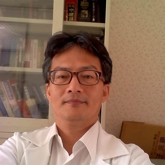 苏伟硕医师。(图/翻摄自 苏伟硕脸书)