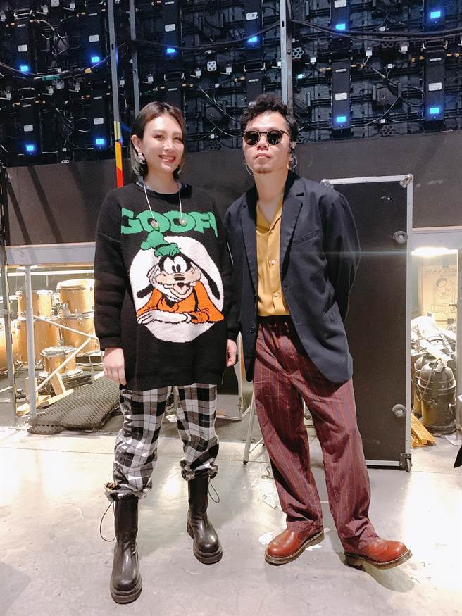 魏如萱（左）与黄子轩首次同台合唱。（新视纪整合行销提供）