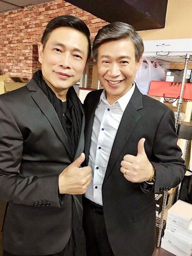  朱正生（左）与朱陆豪。 