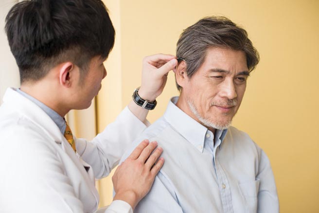 科林助听器与康健人寿携手合作，提供保户免费的听力检测服务。图／业者提供