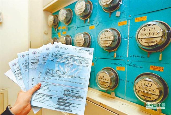 电力业者透过制定价格机制或尖离峰不同时段的折扣诱因，引导用户配合抑制用电量，达到稳定供电，解决供电挑战，用户既能省电费又能爱地球。（示意图／本报资料照片）