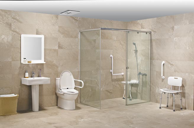 年末卫浴改装正夯，若家中有行动不便者、长辈可加装安全扶手辅助支撑。（特力屋提供）