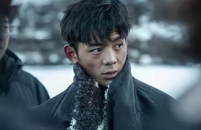 丁真的顏值集纯真与野性于一身。(图/翻摄自新浪)