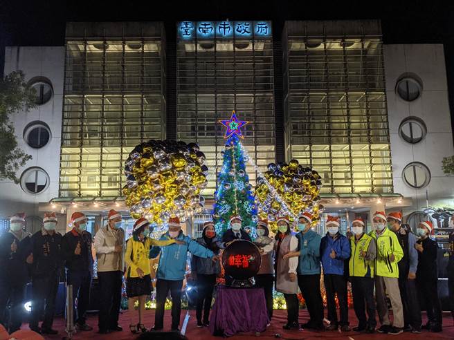 台南新營民治市政中心耶誕點燈添佳節氣氛 寶島 中時