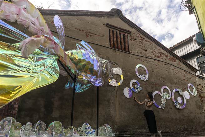 月之美术馆推动城市艺术，计画迈入第二年，创作的艺术品日夜都有不同景致。（台南市政府文化局提供／庄曜聪台南传真）