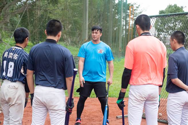 高国辉（中）。（主办单位提供）