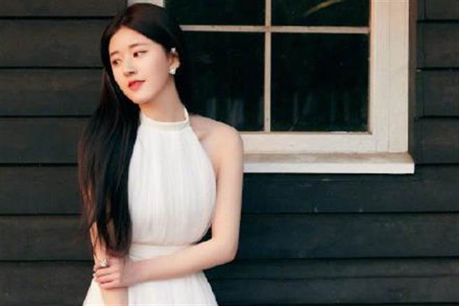 赵露思长相甜美，被封为「赵丽颖接班人」。(图/翻摄自微博)