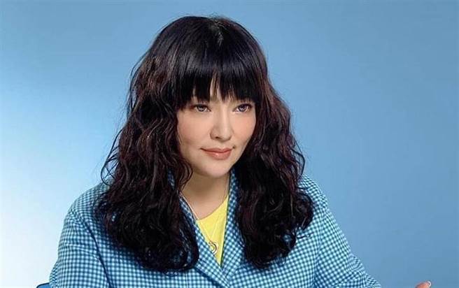 國師唐綺陽預言，冬至起事情一樣大，年末大家都不容易，要繼續辛苦。(圖翻攝自唐綺陽IG)