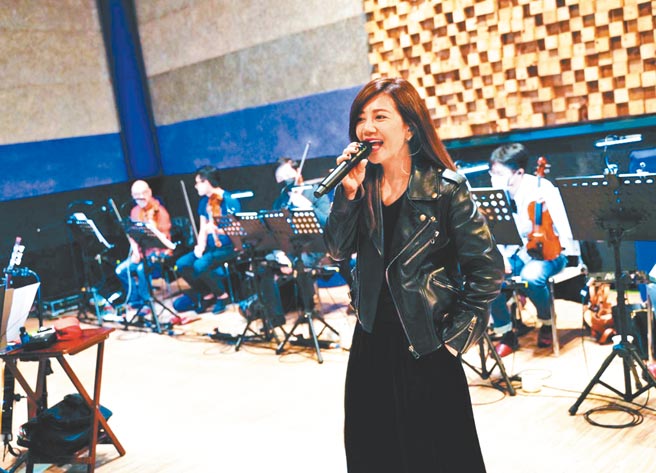 梁静茹近日为小巨蛋演唱会紧锣密鼓彩排。（超级圆顶提供）