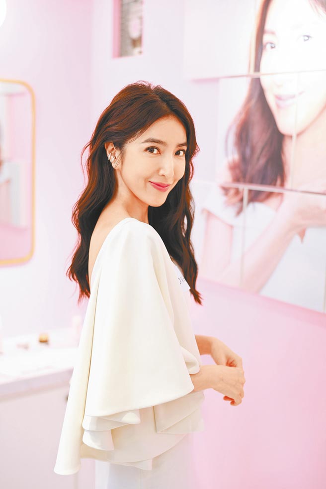 杨谨华昨出席美妆品牌活动。（Snova丝若雪提供）