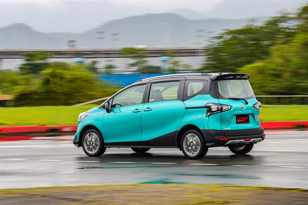 跨出 MPV 刻板印象，2021 Toyota Sienta Crossover 1.8