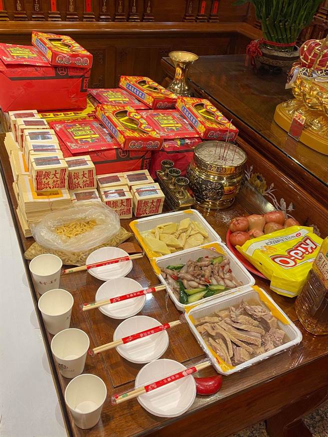 一名网友20日走阳金公路前往金山祭祖，回程差点遇上坍方。(翻摄自 灵异公社)