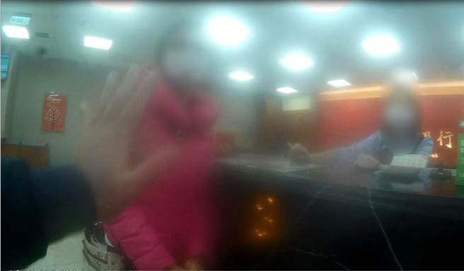 印尼妇女险遭诈骗500美金，机灵警成功阻诈。（警方提供／陈世宗台中传真）