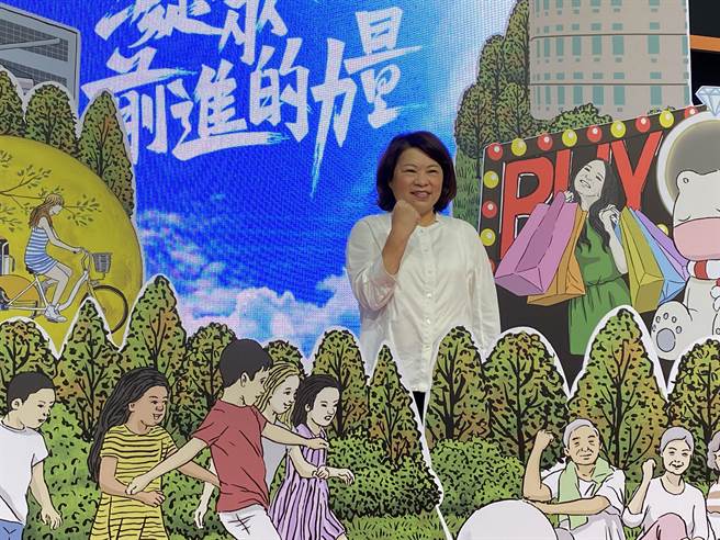 嘉义市长黄敏惠施政2周年，强调嘉义市正走在成为「台湾西部新都心」的路上。（廖素慧摄）