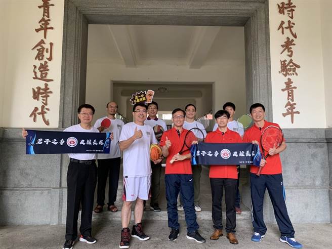 南一中、中一中将于26日在南一中体育馆举办「一中杯」，让师生以球会友。（李宜杰摄）