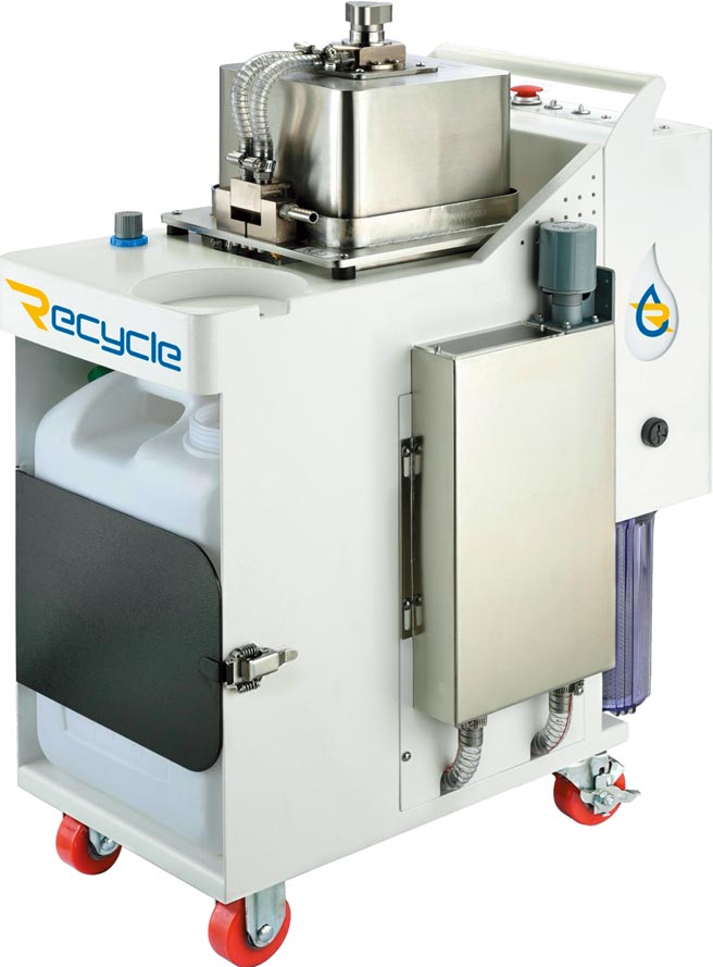 长泰精密「Recycle滤思可」CT-EX PLUS离心式三相分离机适合金属加工、化工、餐饮、压铸、脱脂清洗、及各种有废油、乳化物、杂质处理需求之产业，欢迎有需求的厂商免费试机。图／长泰精密提供