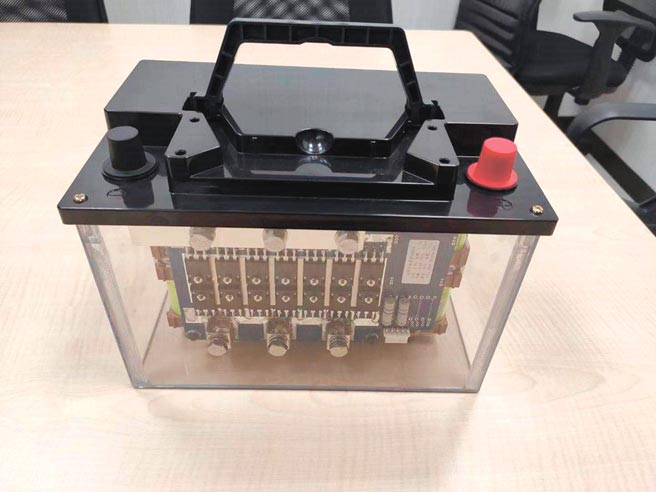 奇岩所开发的锂铁铅酸化产品应用广泛，兼具铅酸及锂铁电池之优势，可同时蚕食两种市场，扩大市场产品利基点。图／奇岩绿能提供