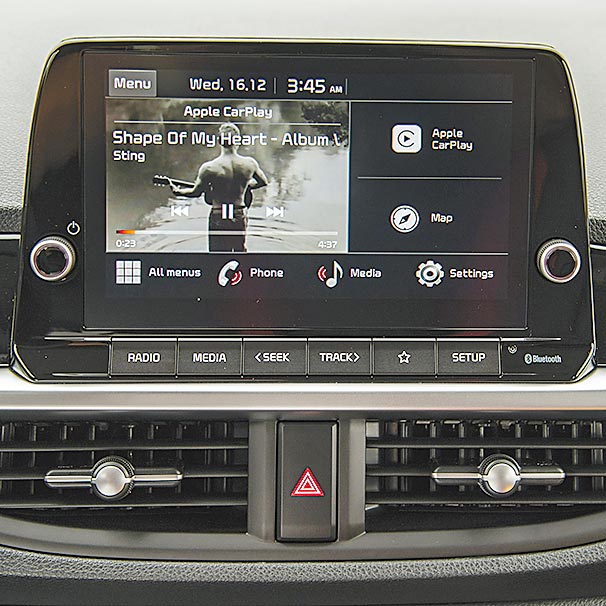 Apple CarPlay整合于原厂操控介面之中。（陈大任摄）