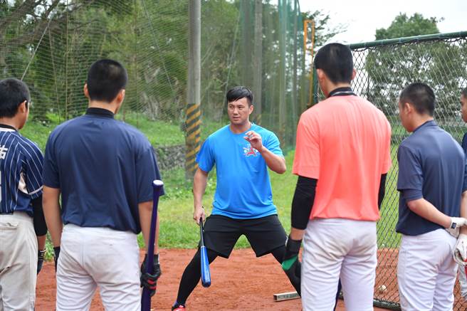 高国辉（中）。（主办单位提供）