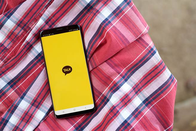 图为Kakao talk示意图。Kakao Talk在南韩的地位与LINE在台的地位很相似，与Kakao Page一样是KaKao Corp.旗下服务。（达志影像／Shutterstock提供）
