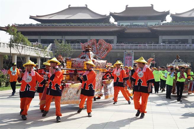 2020年世界神明联谊会25日将在佛光山佛陀纪念馆如期登场，全程做好配戴口罩等防疫措施，当天并将举办祈福法会，为全球受疫情所苦的眾生祈愿平安吉祥。（佛光山佛陀纪念馆提供／林雅惠高雄传真）