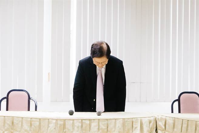 大同公司董事長林文淵（見圖）在記者會上指出「今天是我在大同最後一天」，並鞠躬向員工致意後離開。（郭吉銓攝）