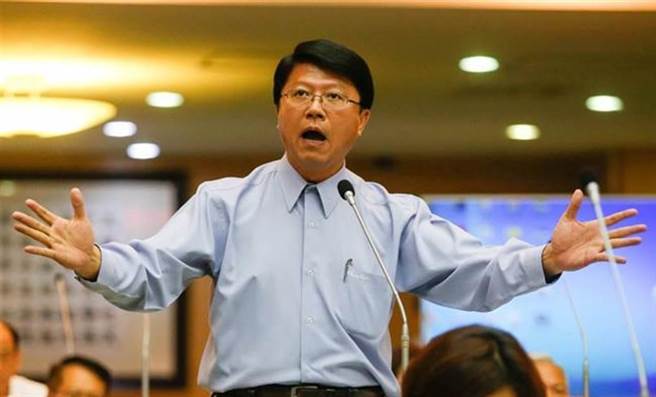 台湾爆本土案例该办跨年？台南市议员谢龙介讲完这句，名嘴笑翻。（图/报系资料照 黄仲裕摄）
