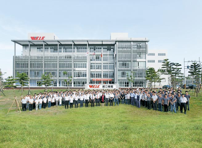 崴立经营团队成员。图／业者提供