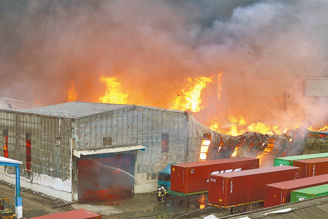 旭富大火生产线几乎全毁，预计最快6个月才能完成重建，但明年第1季6亿的订单恐怕也跟着泡汤。（本报资料照片）