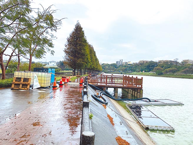 员08池的「埤塘反送供水」计画，21日上线启用，可日送2000吨水到下游石门净水场。（蔡依珍摄）