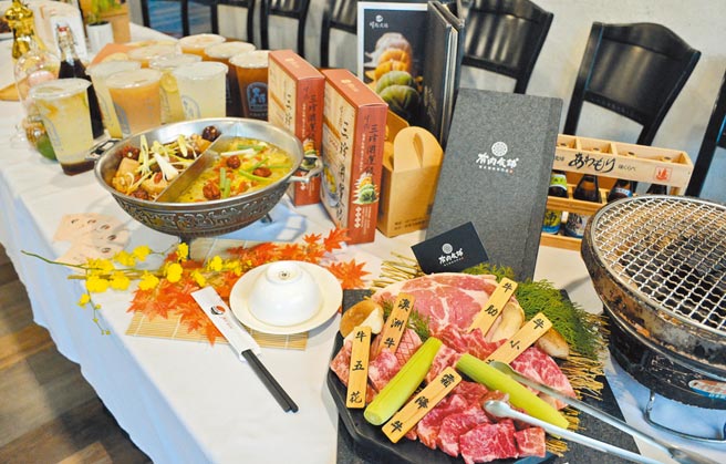 三倍券使用期限倒数计时，屏东业者纷纷祭出优惠，盼抢攻最后的三倍券商机。（林和生摄）