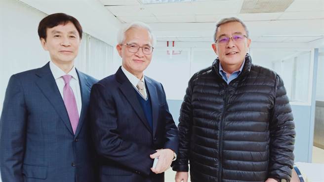 大同新经营团队铁三角：总经理锺依文，董事长卢明光，副总戴丰树（由左至右）(任佩云摄)