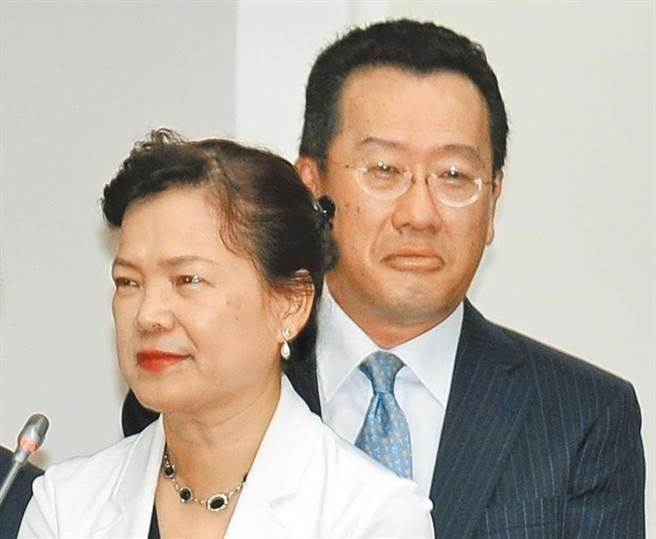 顾立雄夫妇(本报系资料照片)