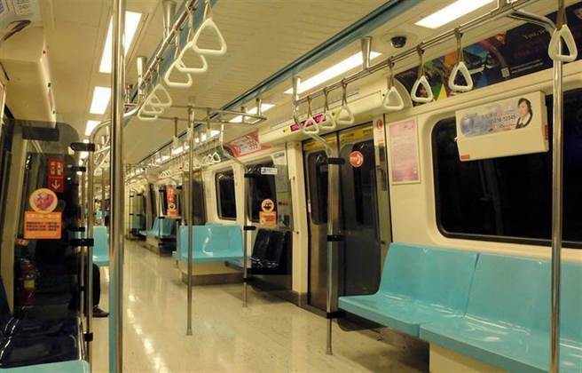 針對案765機師與女員工搭乘捷運上象山一事，北捷並未否認，僅回「一切請依照防疫指揮中心公布內容」(示意圖／本報資料照)